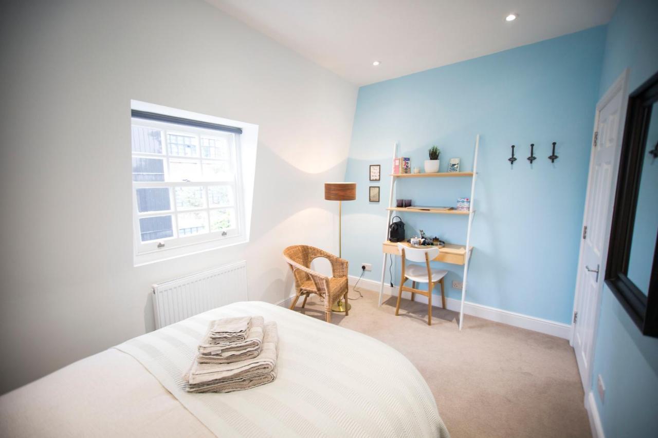 Pensiune Luxury Bed Just Off The Canal *